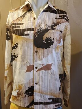 Men's Retro Wave Graphic Button-Up Shirt in Cream, Brown & Black